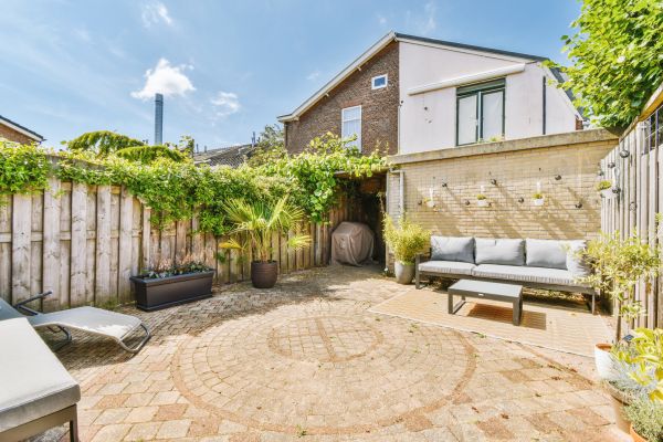 Cost of Courtyard Patio Service in Wheaton